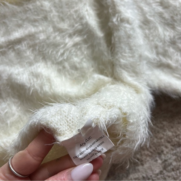 House Of Three Sweater - Picture 3 of 3